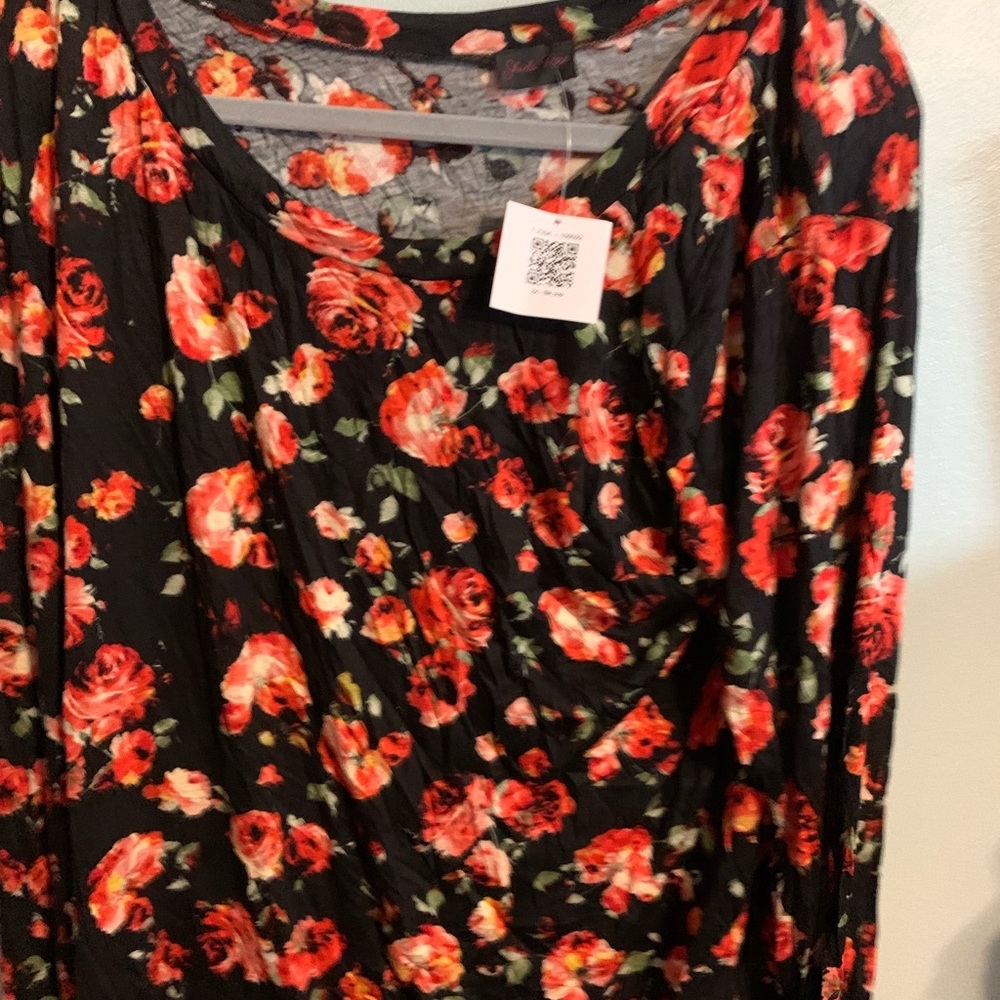 Sheila Rose Brisa flowered top
